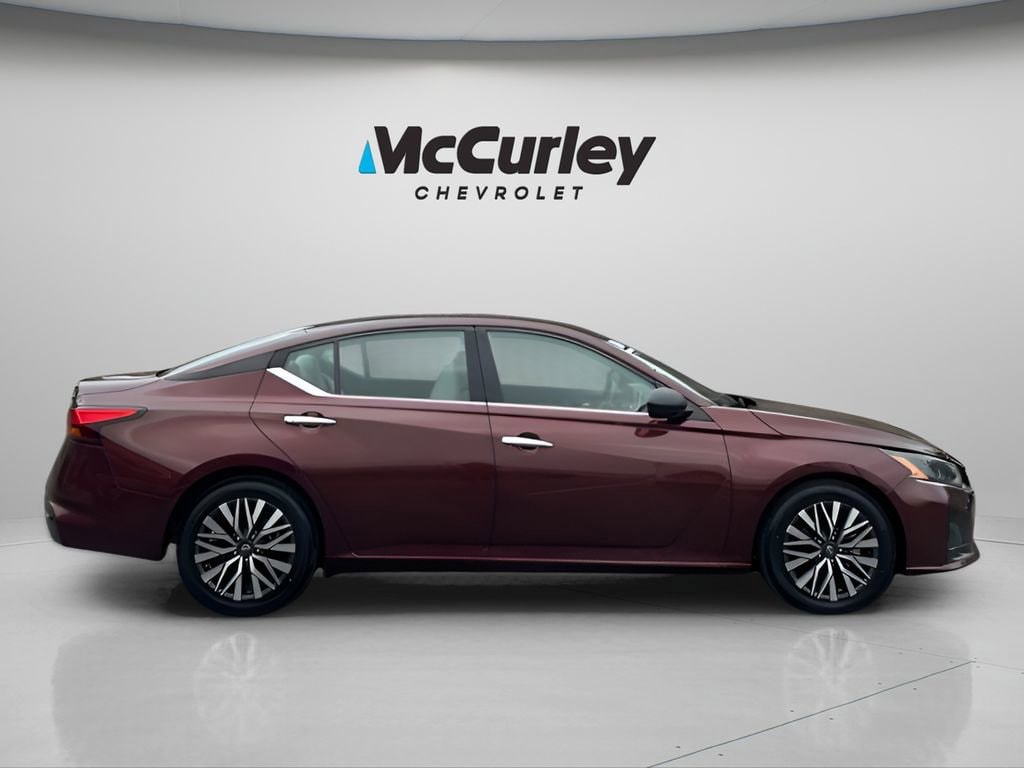 Used 2024 Nissan Altima 2.5 SV Sedan