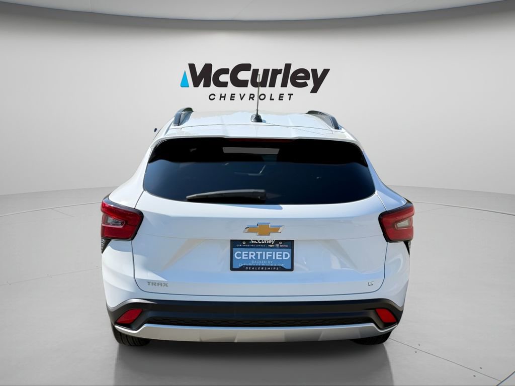 2024 Chevrolet Trax LT photo 4