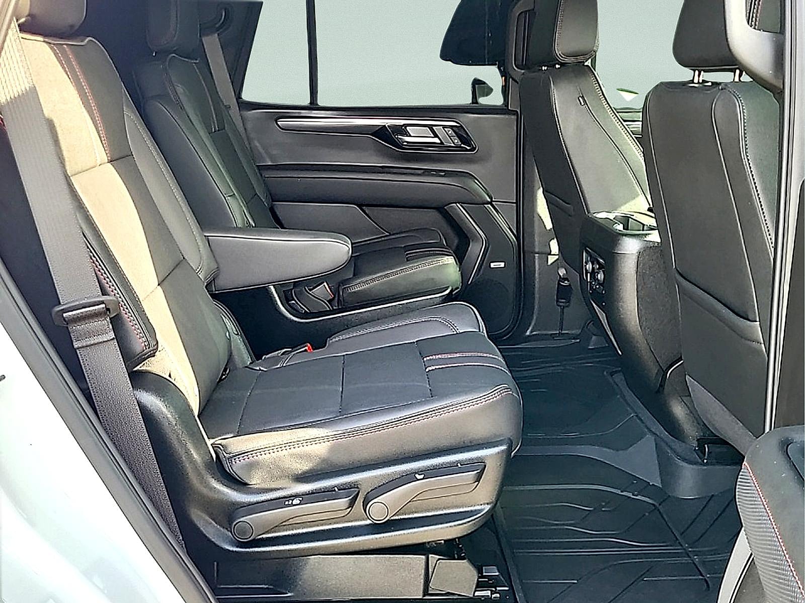 2026 Chevrolet Tahoe RST - Photo 12