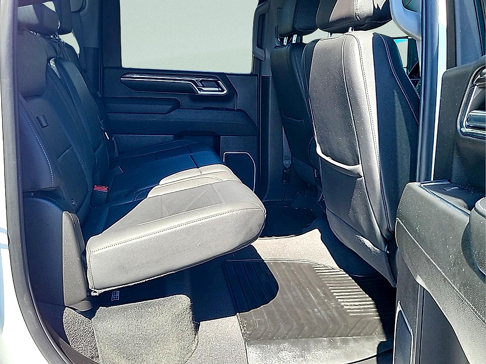 2024 Chevrolet Silverado 2500HD LTZ - Photo 11