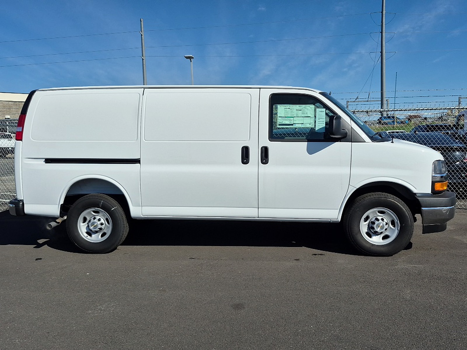 2025 Chevrolet Express Cargo Work Van - Photo 26
