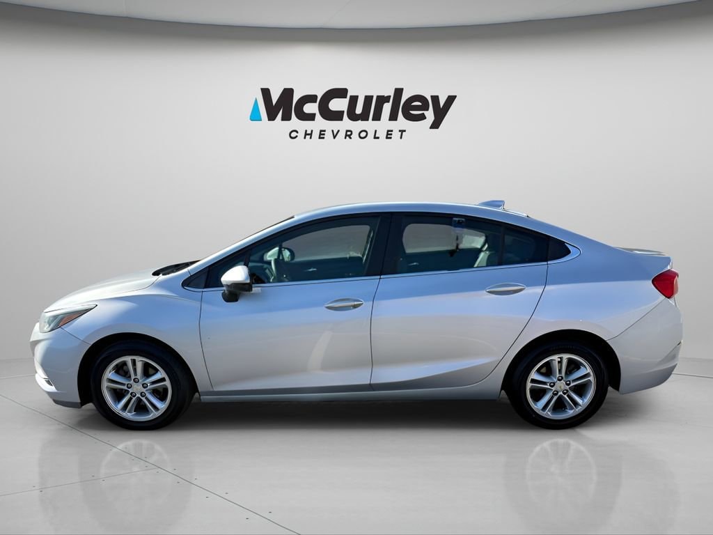 Used 2017 Chevrolet Cruze LT with VIN 1G1BE5SM6H7105953 for sale in Pasco, WA