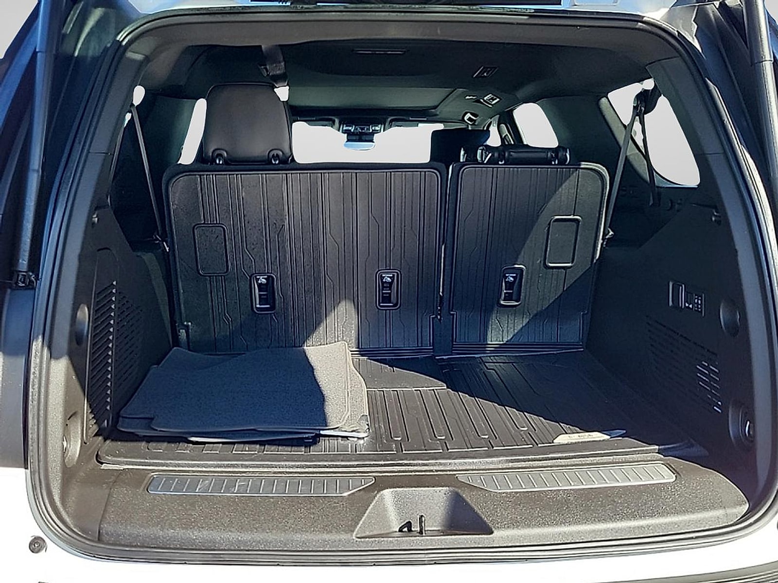 2025 GMC Yukon XL AT4 Ultimate - Photo 30