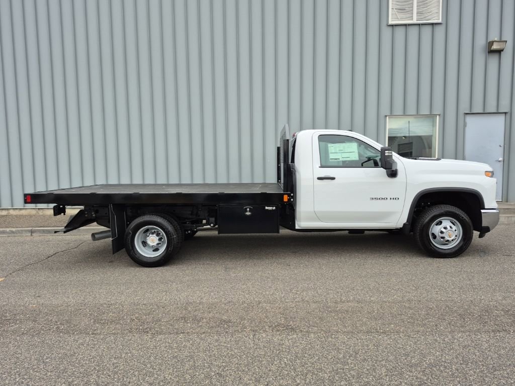 2025 Chevrolet Silverado 3500HD Work Truck photo 2