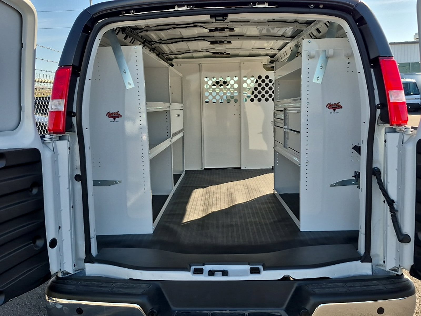2025 Chevrolet Express Cargo Work Van - Photo 29