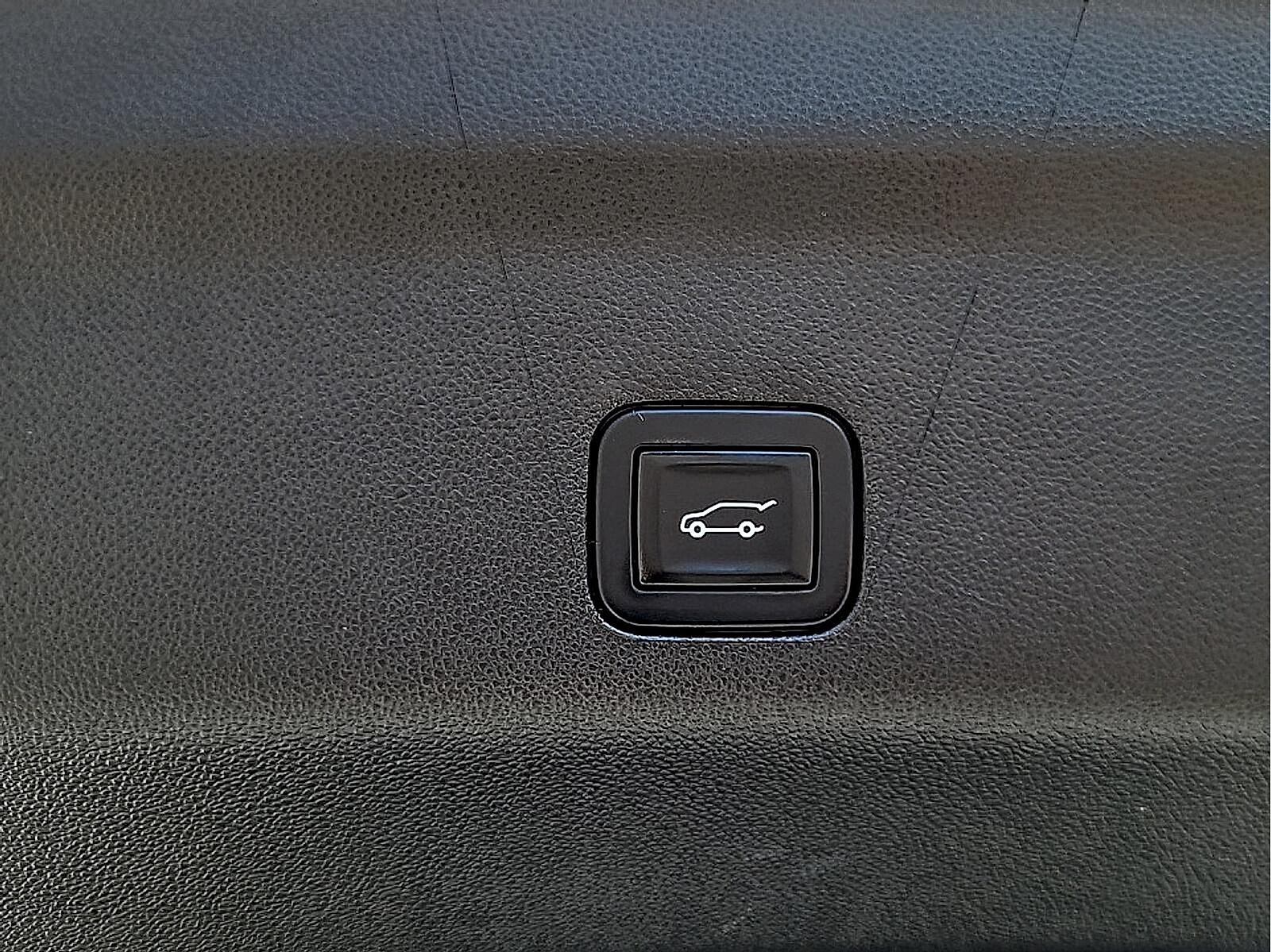 2025 GMC Yukon XL AT4 Ultimate - Photo 32