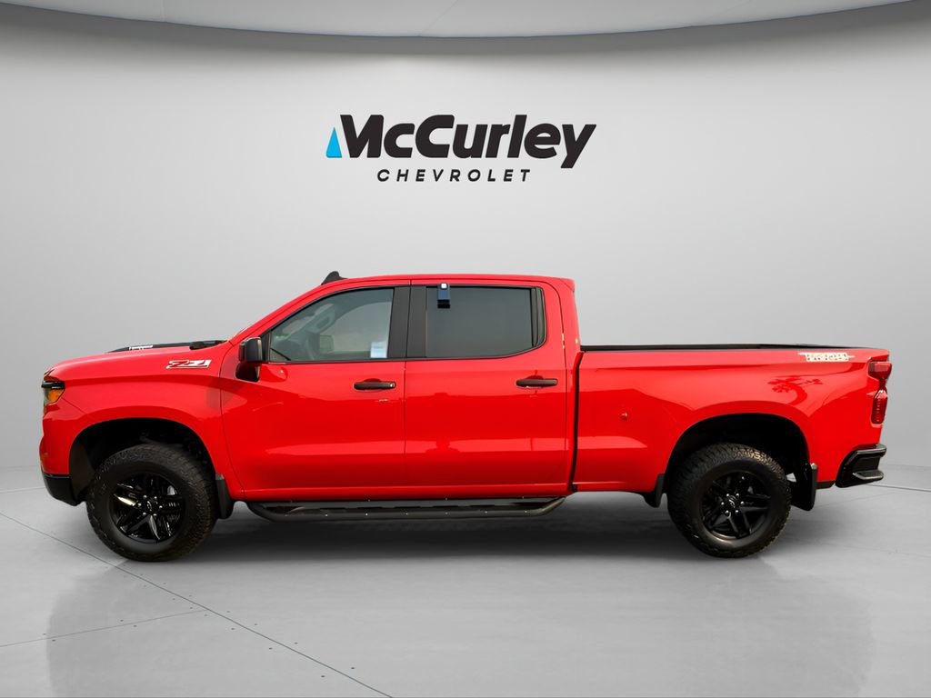 2024 Chevrolet Silverado 1500 Custom Trail Boss photo 2