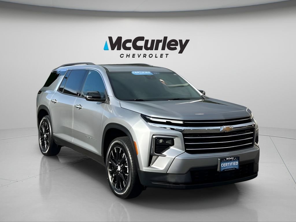2025 Chevrolet Traverse LT's photo