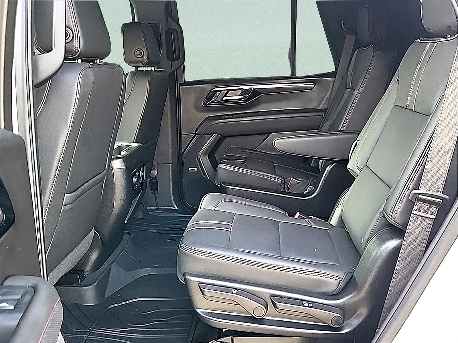 2026 Chevrolet Tahoe RST - Photo 13