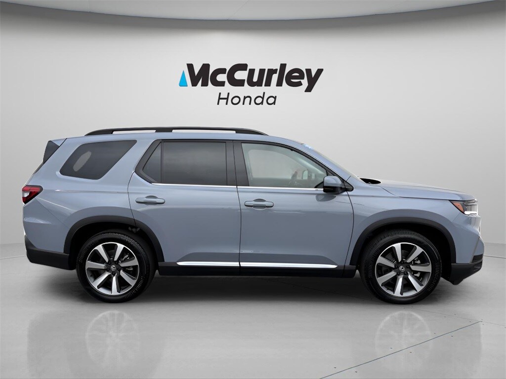 2025 Honda Pilot Touring photo 2
