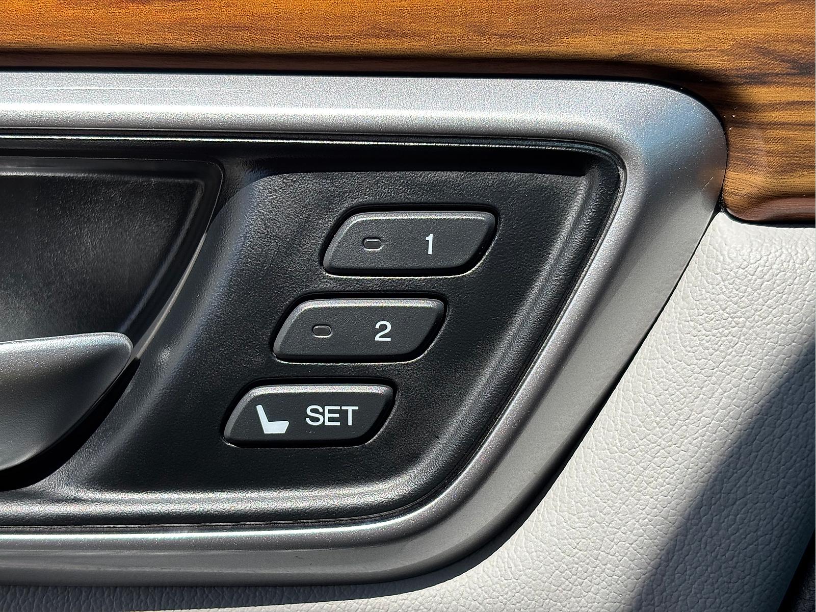 2022 Honda CR-V Touring - Photo 17
