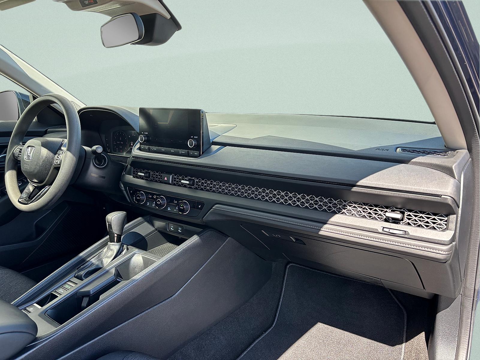 2025 Honda Accord SE - Photo 36
