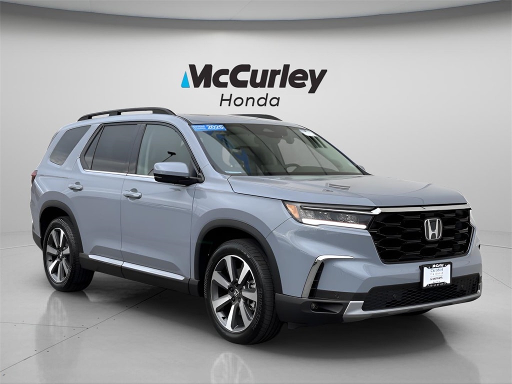 2025 Honda Pilot Touring's photo