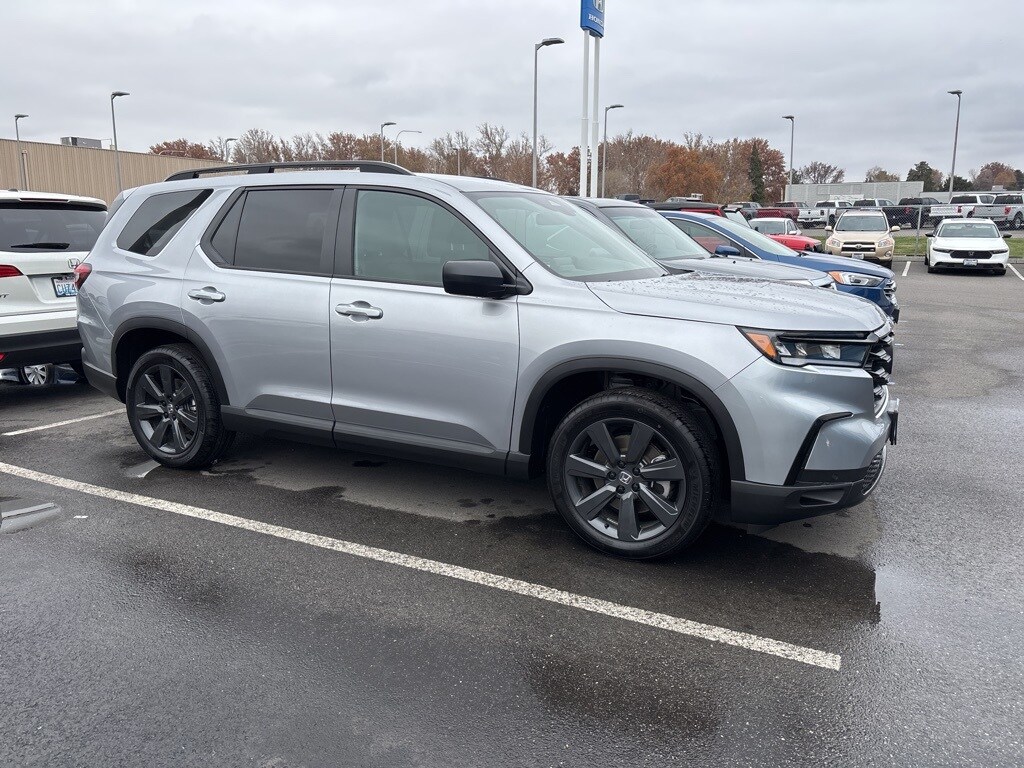 2025 Honda Pilot Sport photo 3