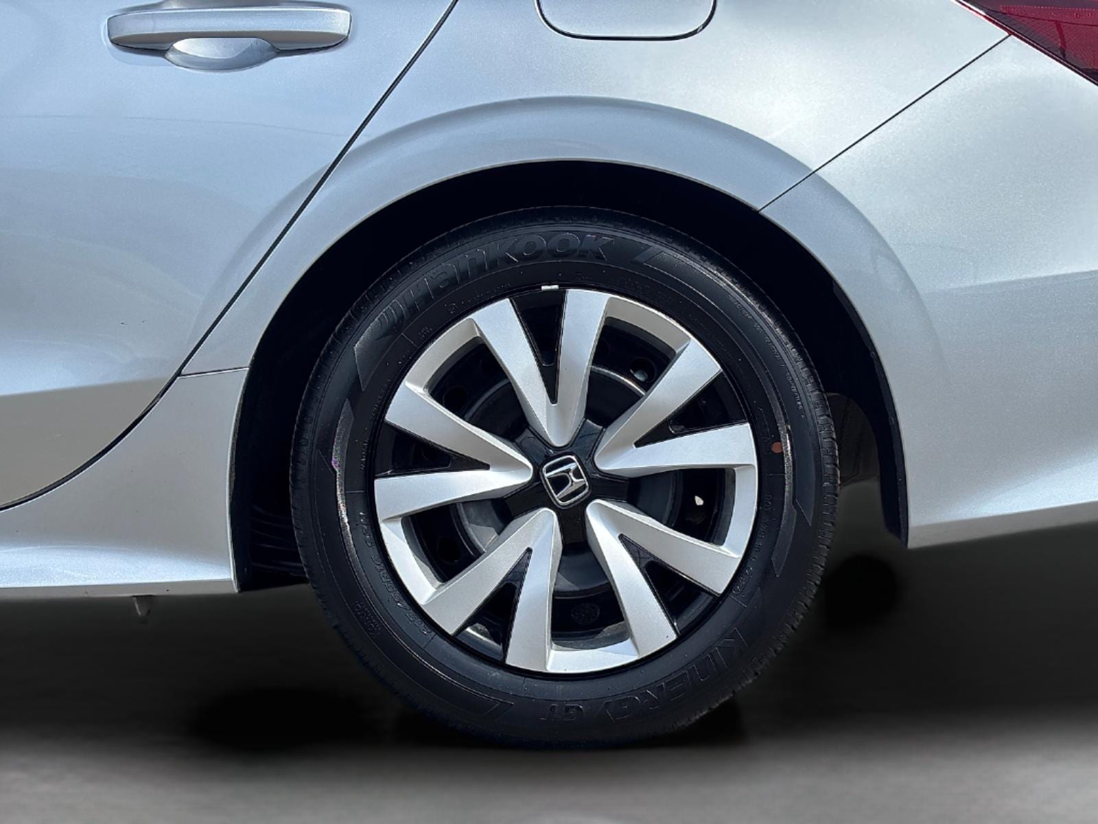 2025 Honda Civic LX - Photo 12