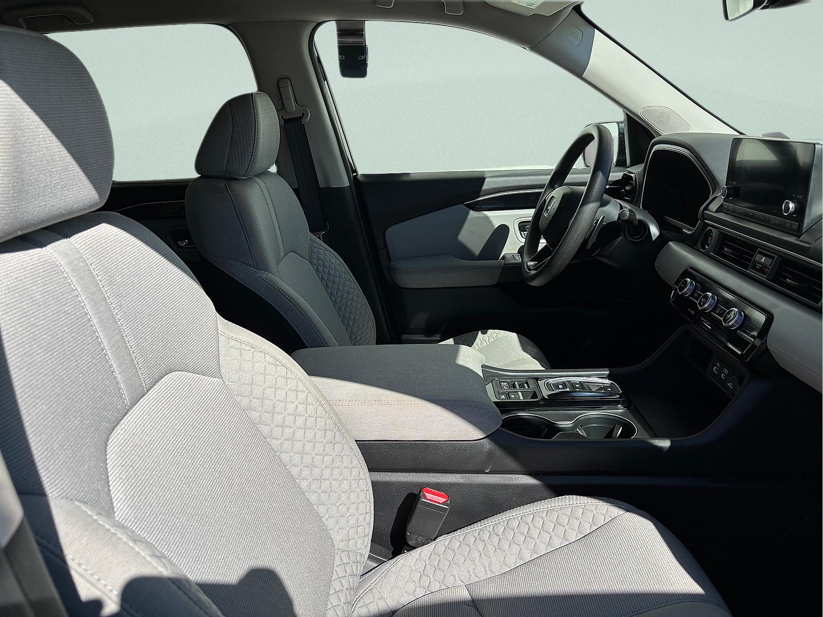 2023 Honda Pilot LX - Photo 30
