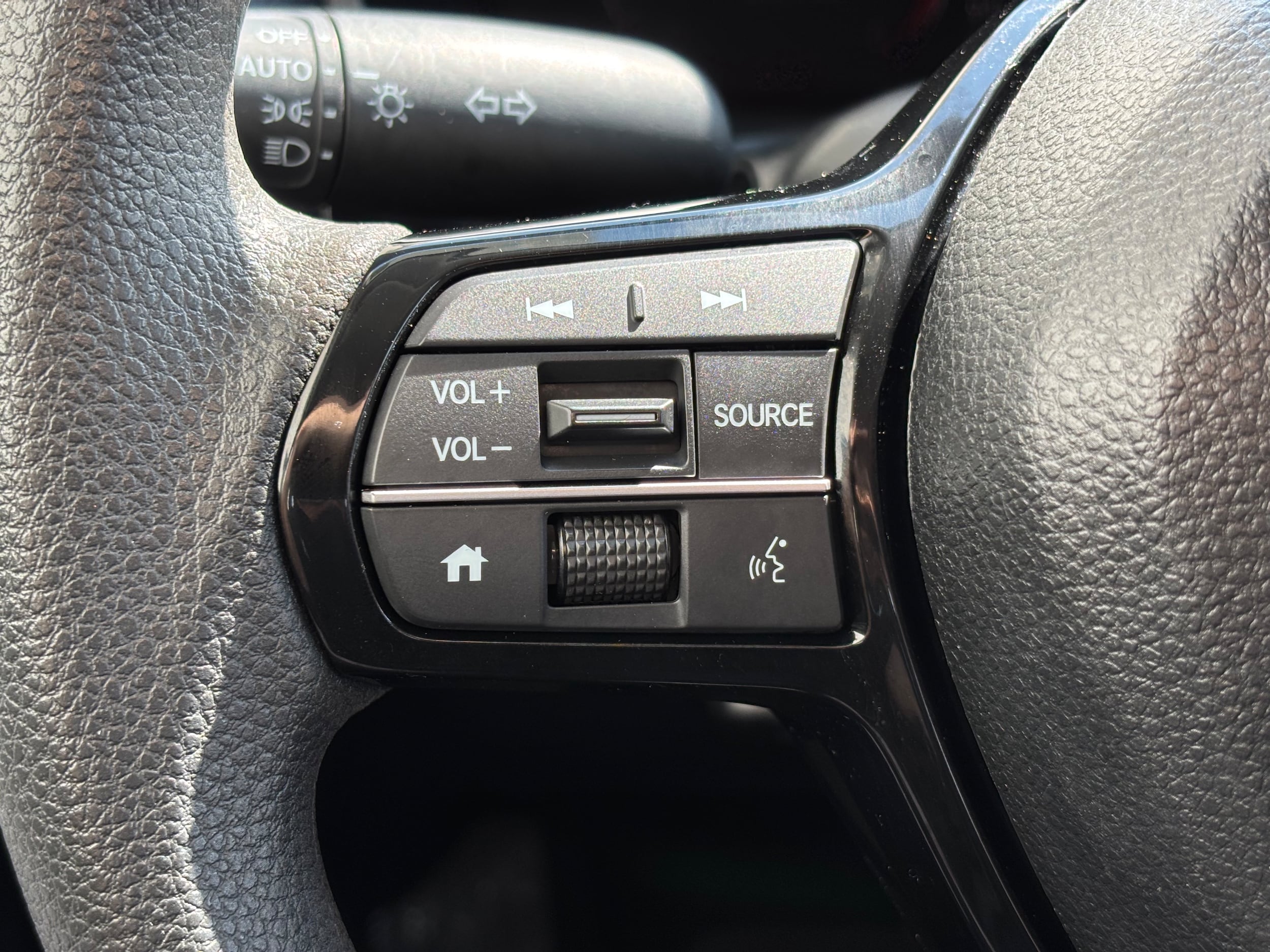 2025 Honda Civic LX - Photo 27