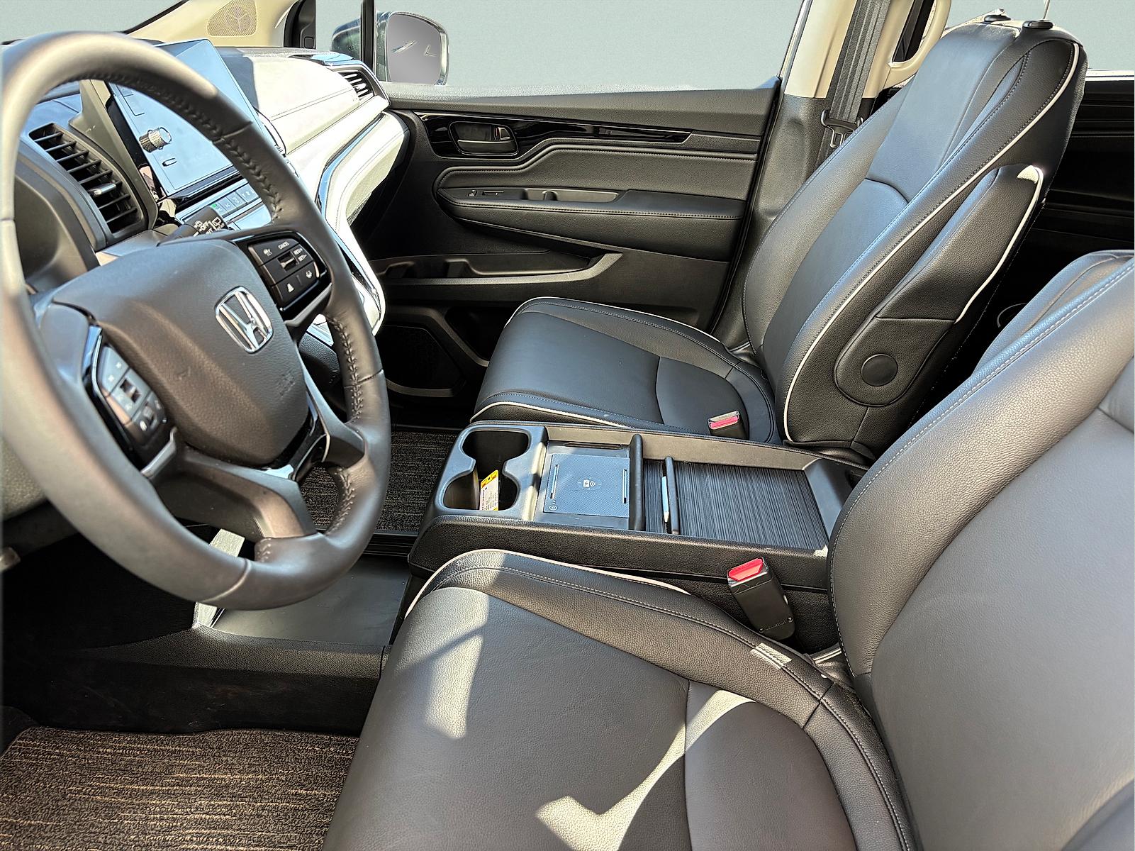 2026 Honda Odyssey Touring - Photo 17