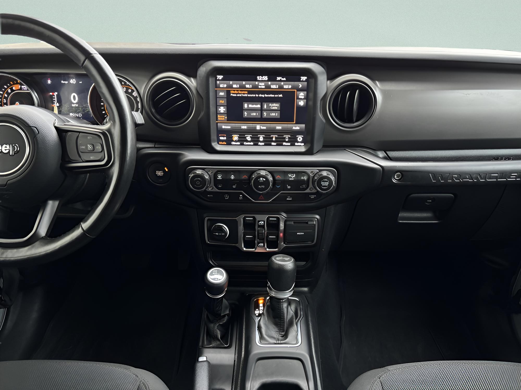 2023 Jeep Wrangler 4-Door Willys - Photo 25