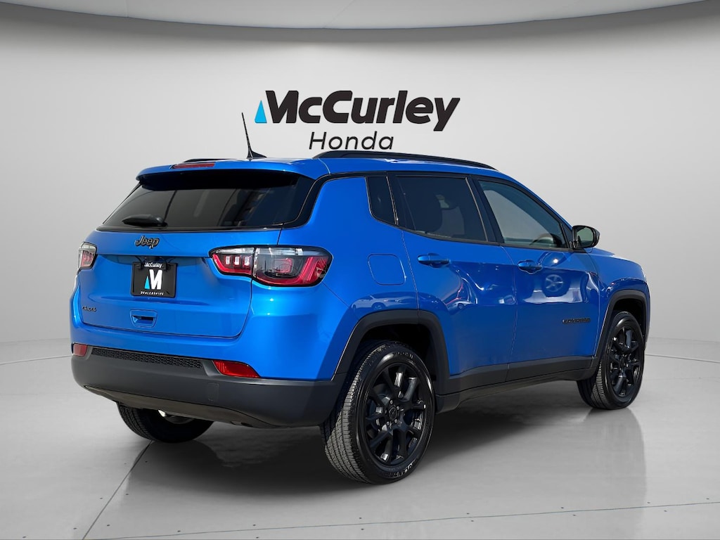 Used 2025 Jeep Compass Latitude SUV