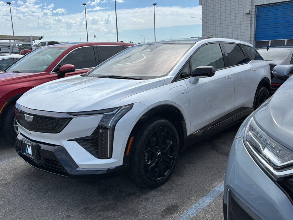Used 2025 CADILLAC OPTIQ Sport w/1SH SUV