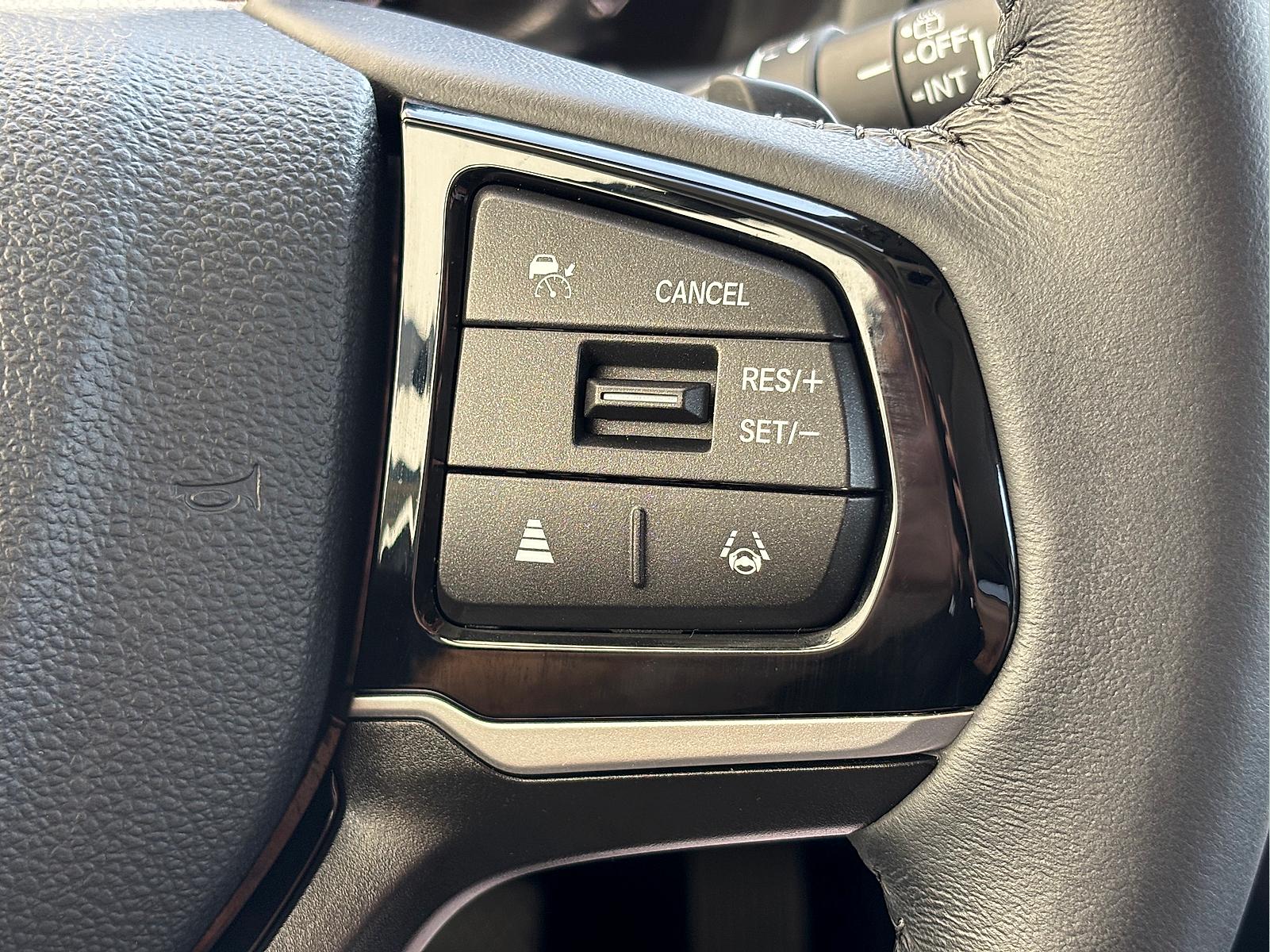 2025 Honda Odyssey Touring - Photo 33