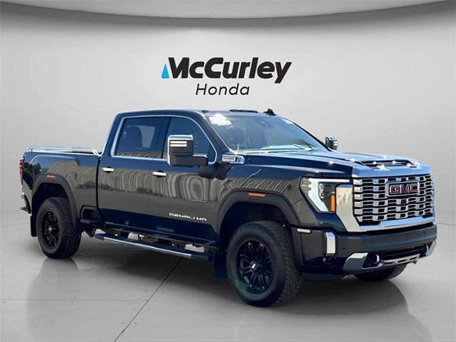 2024 GMC Sierra 2500HD Denali's photo