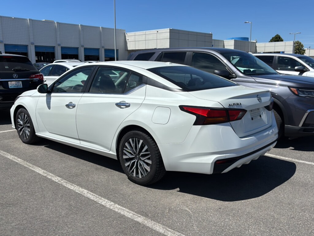 Used 2023 Nissan Altima 2.5 SV Sedan