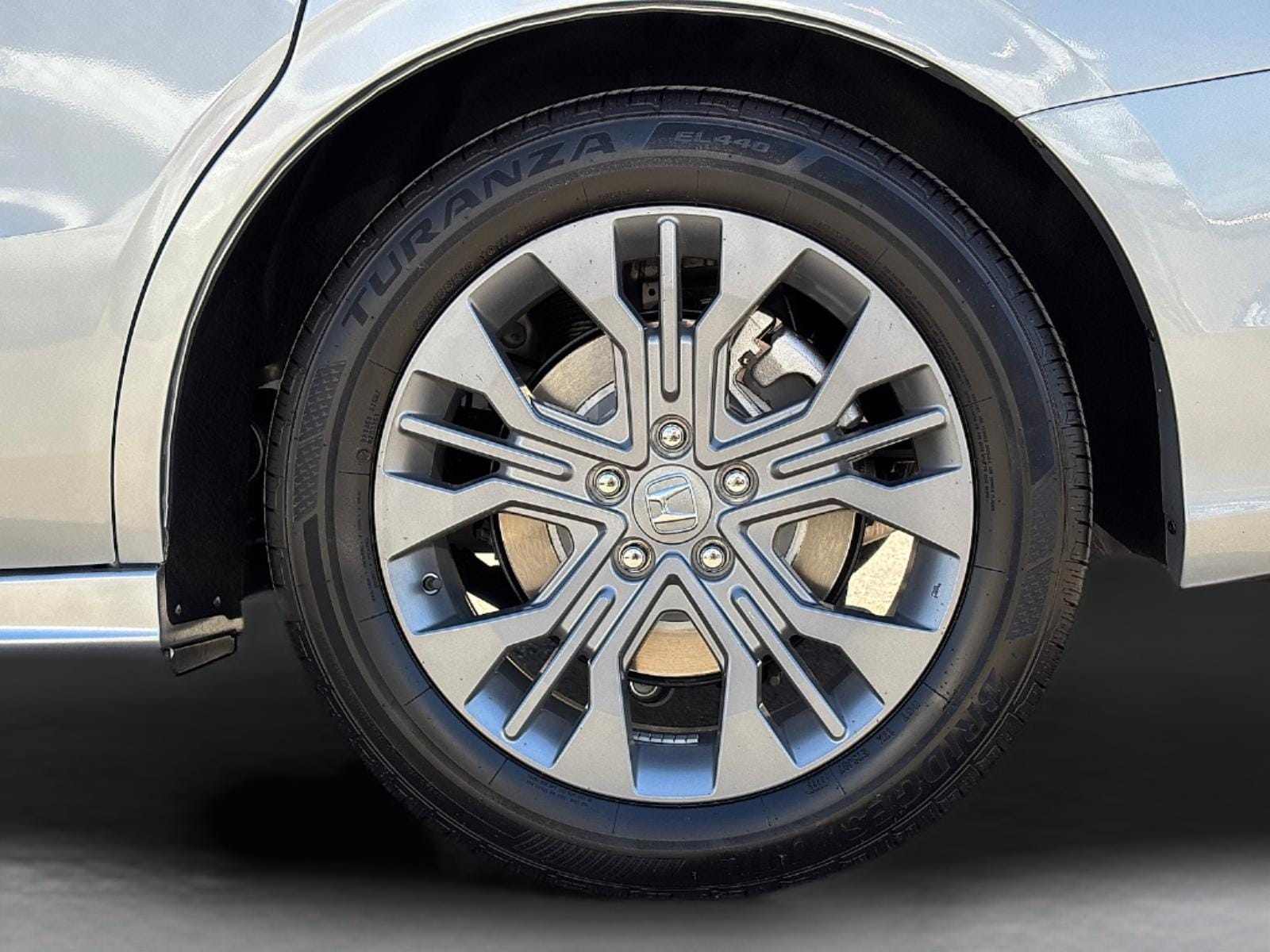 2026 Honda Odyssey Touring - Photo 14