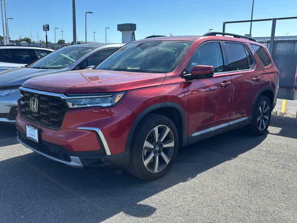 2025 Honda Pilot Touring AWD's photo