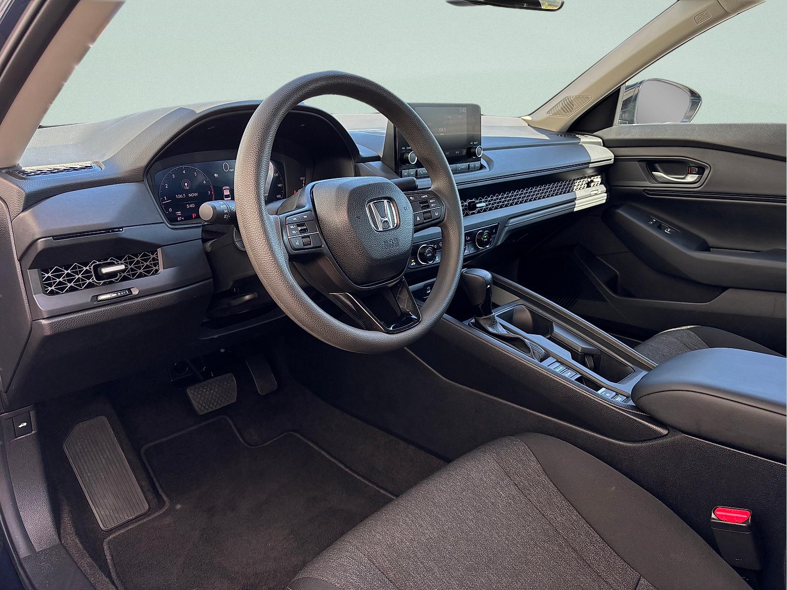 2025 Honda Accord SE - Photo 13