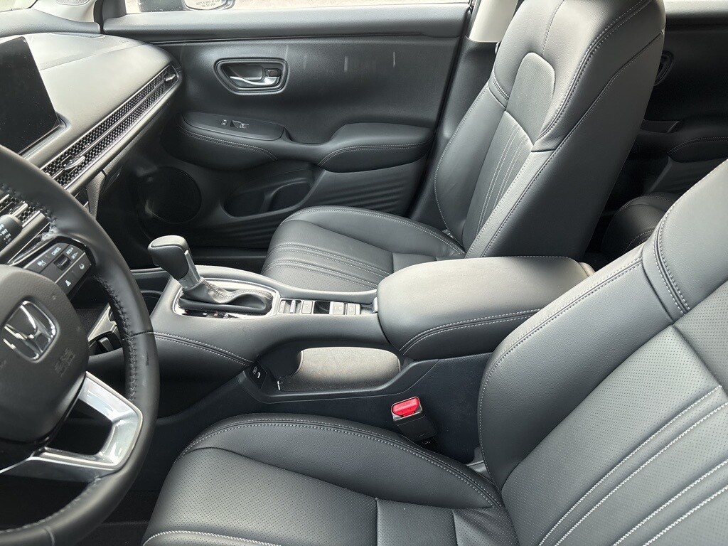2026 Honda HR-V EX-L photo 2