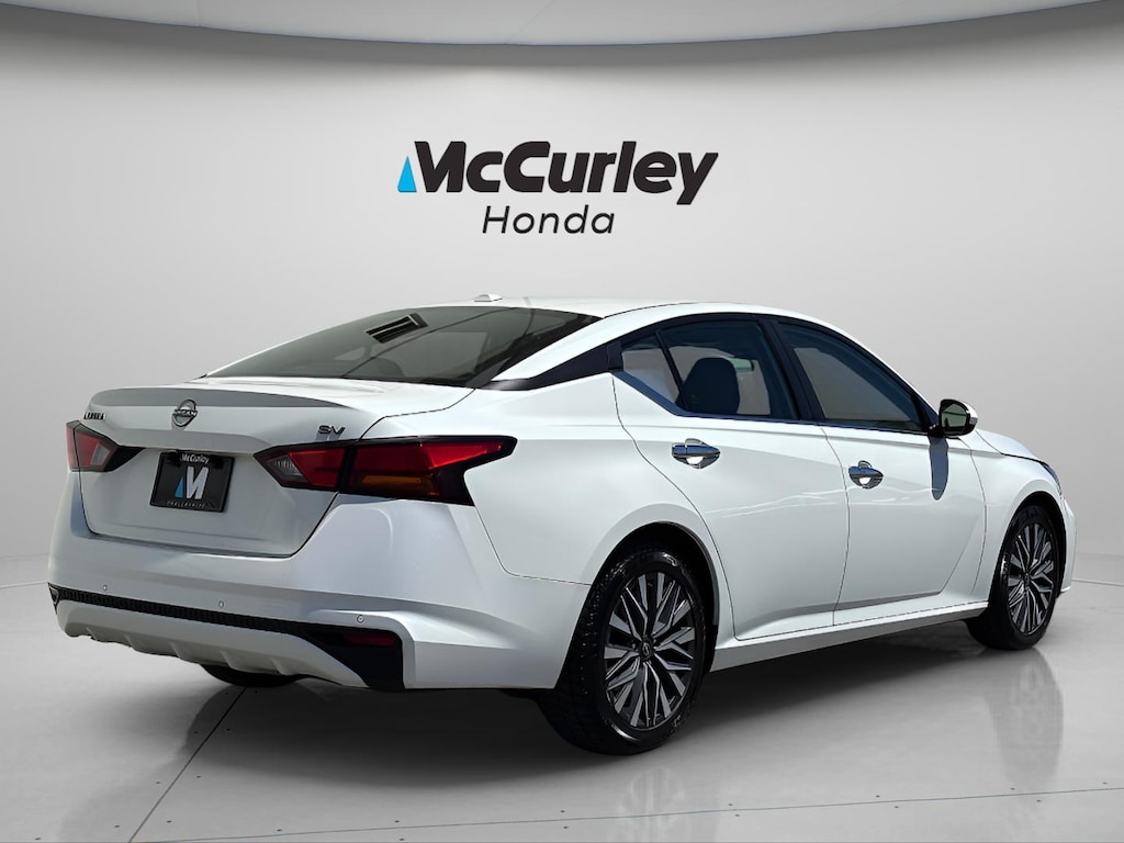 Used 2023 Nissan Altima 2.5 SV Sedan