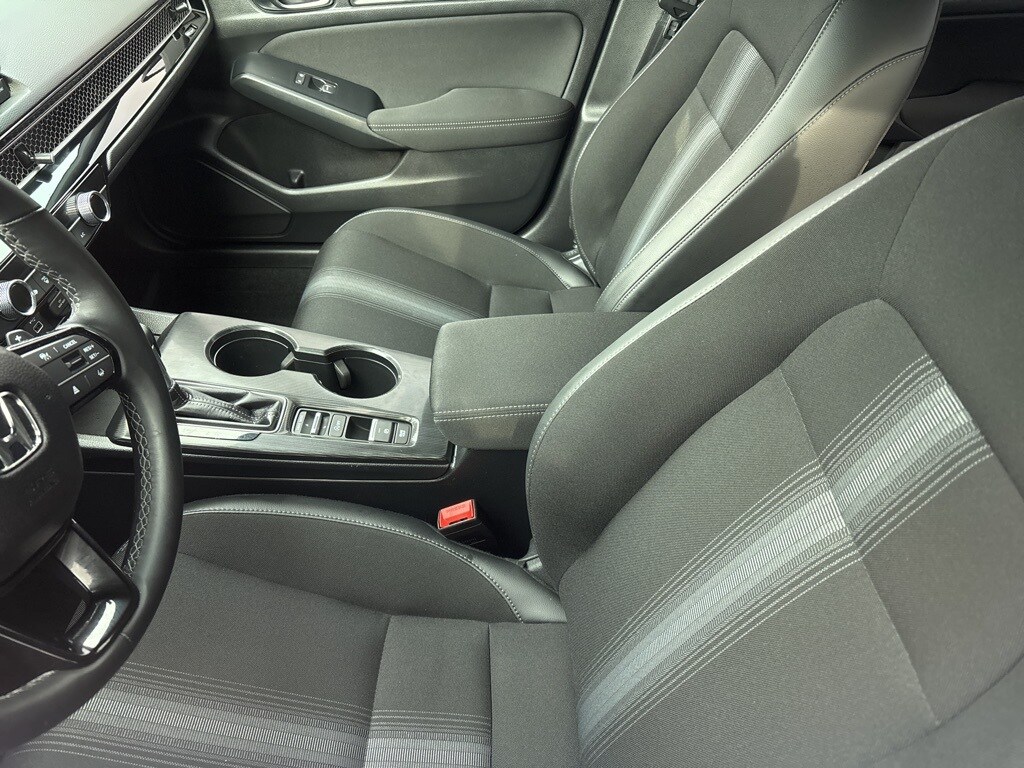 2024 Honda Civic Sport Hatchback photo 2