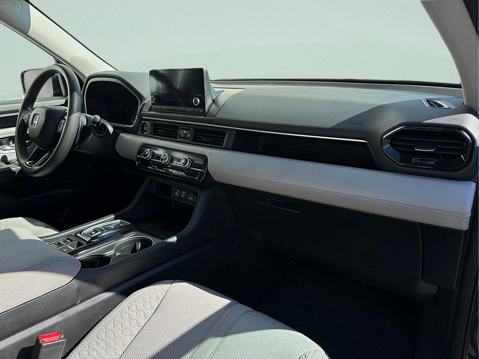 2023 Honda Pilot LX - Photo 31