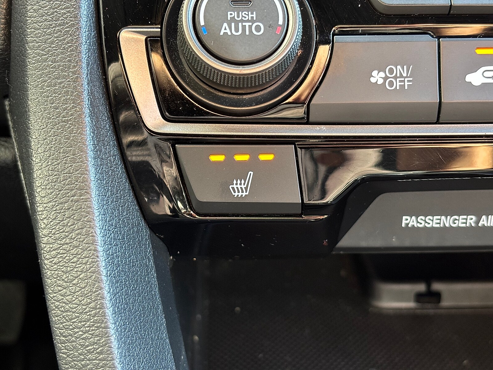 2019 Honda Civic Hatchback EX - Photo 23