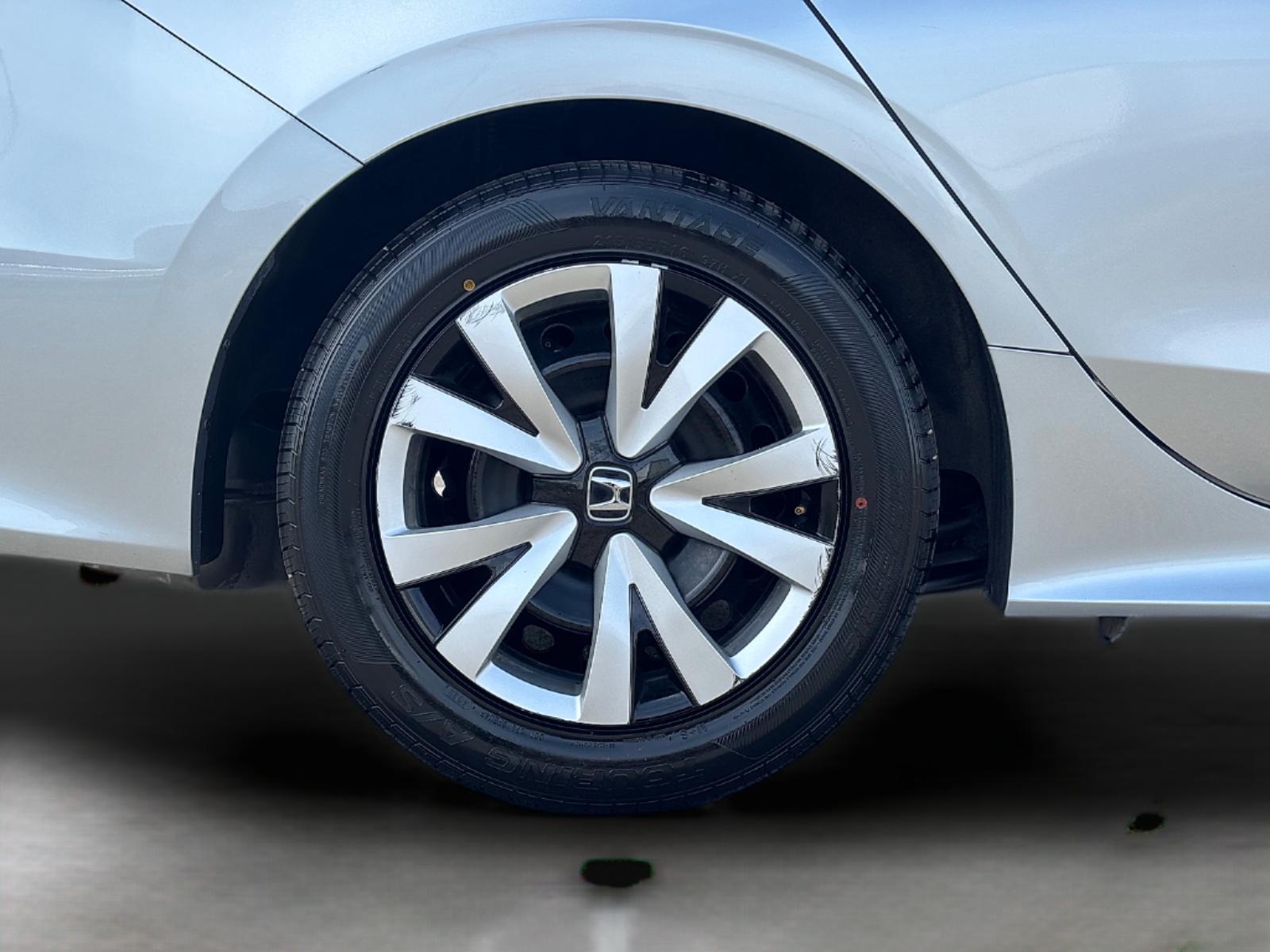 2025 Honda Civic LX - Photo 9