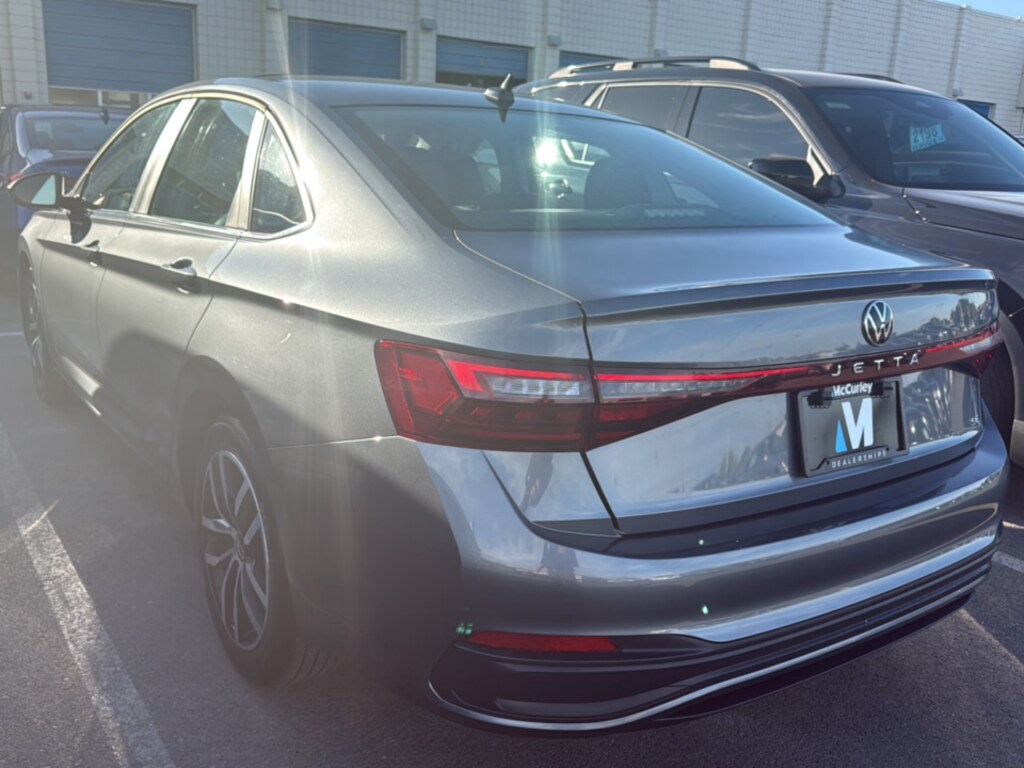 Used 2025 Volkswagen Jetta 1.5T SE Sedan