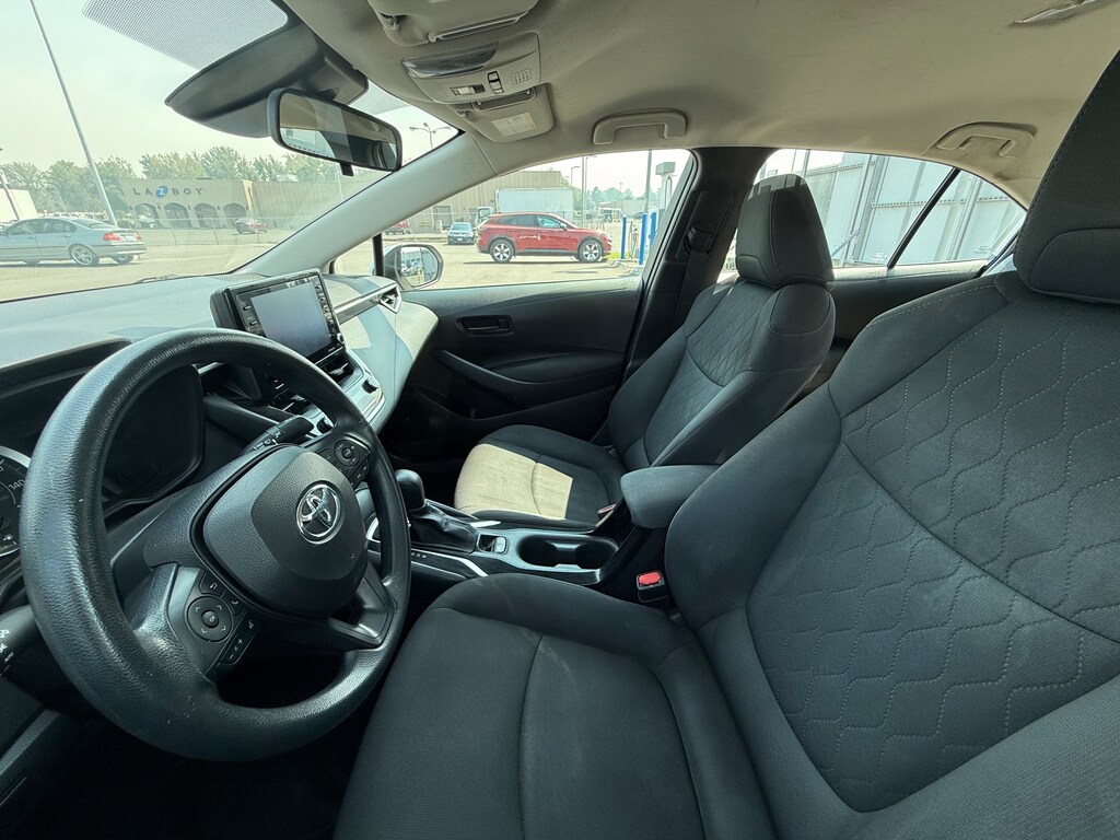 Used 2022 Toyota Corolla LE Sedan