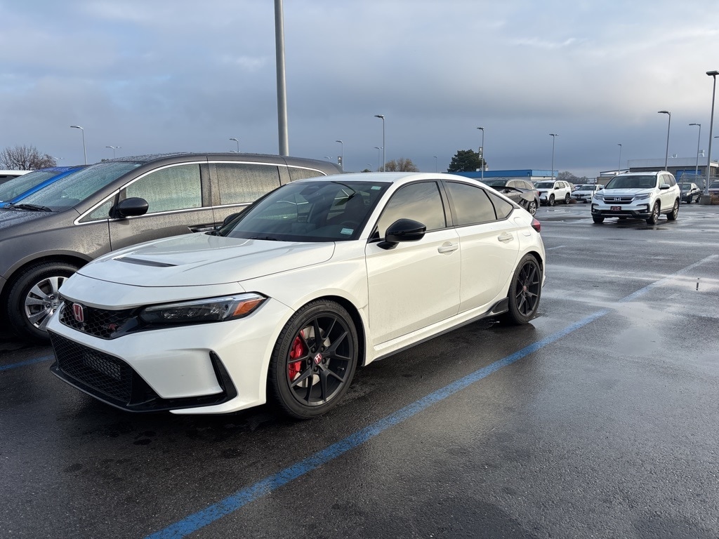 2025 Honda Civic Hatchback Type-R's photo