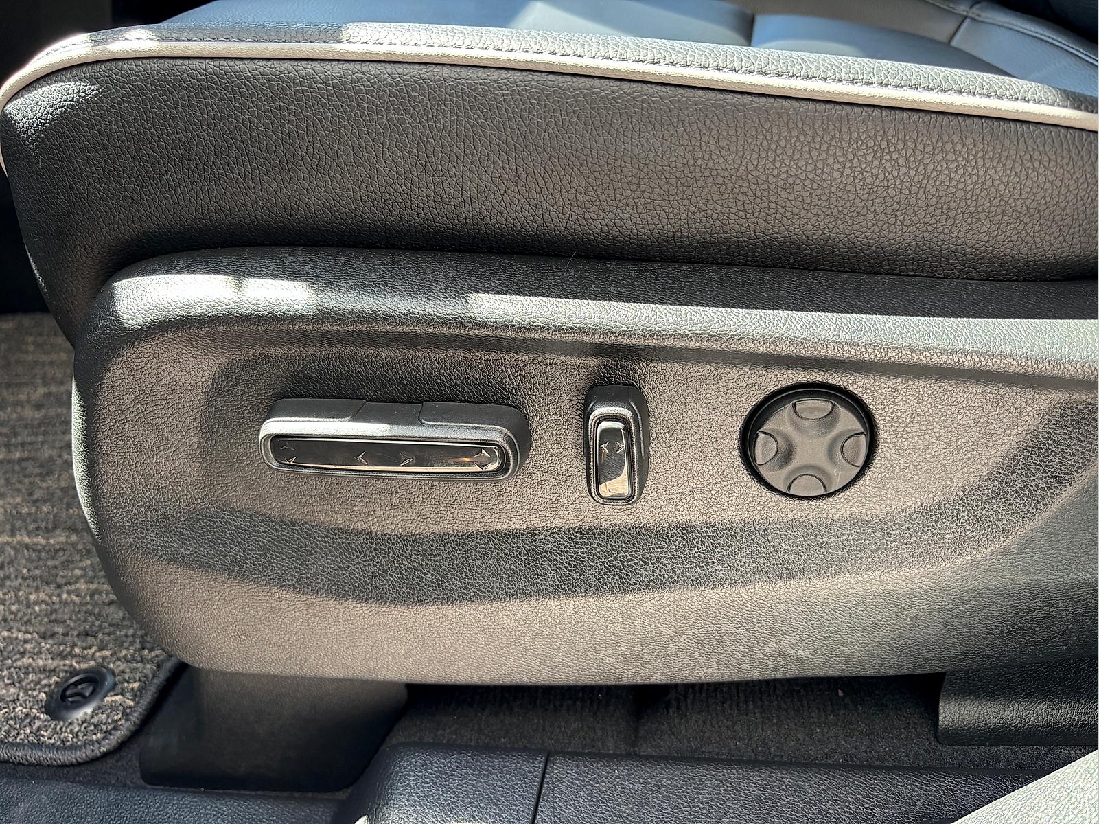 2026 Honda Odyssey Touring - Photo 16