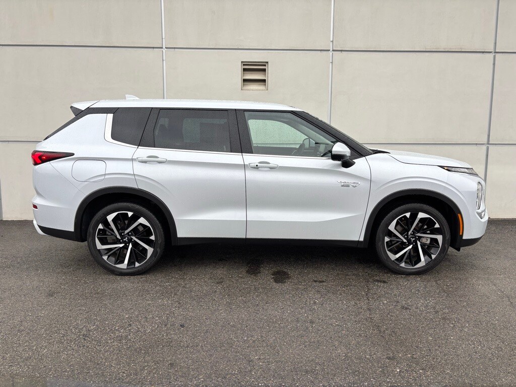 Certified 2023 Mitsubishi Outlander Plug-In Hybrid SE SUV