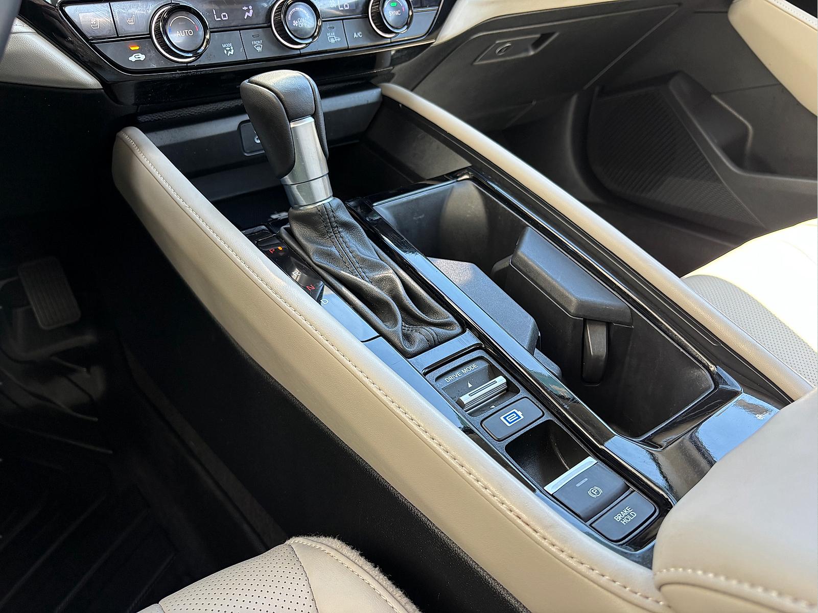 2024 Honda Accord Hybrid Touring - Photo 30
