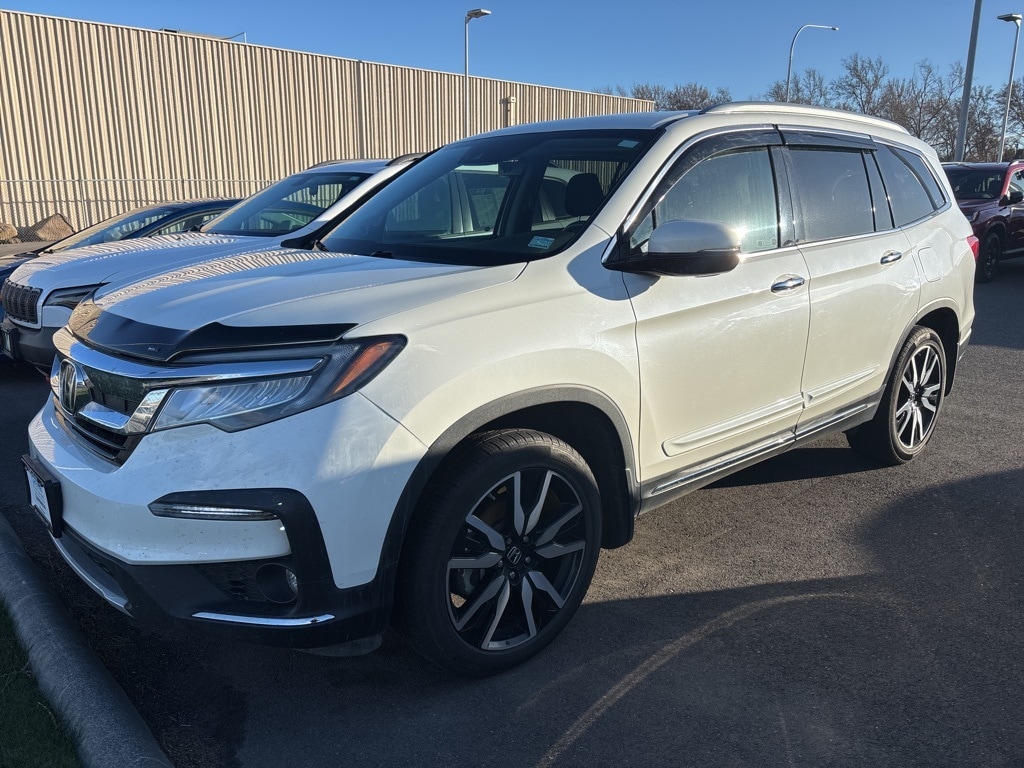 2019 Honda Pilot Elite's photo