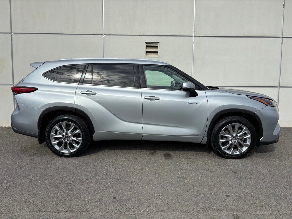 2021 Toyota Highlander Hybrid Limited photo 2