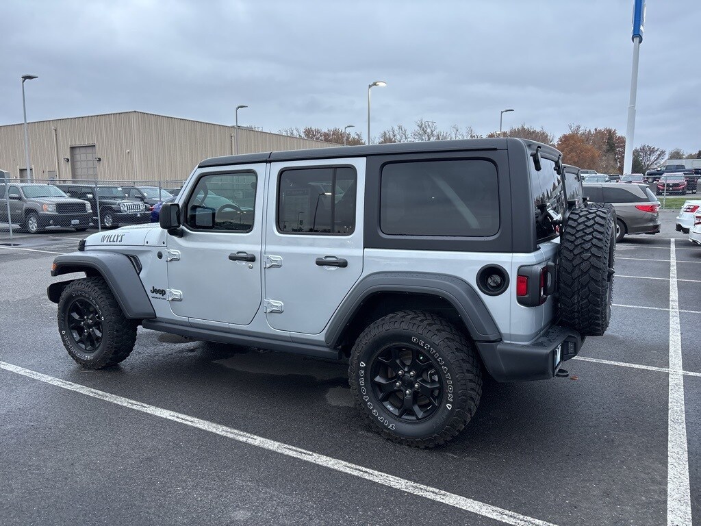 2023 Jeep Wrangler Willys photo 3