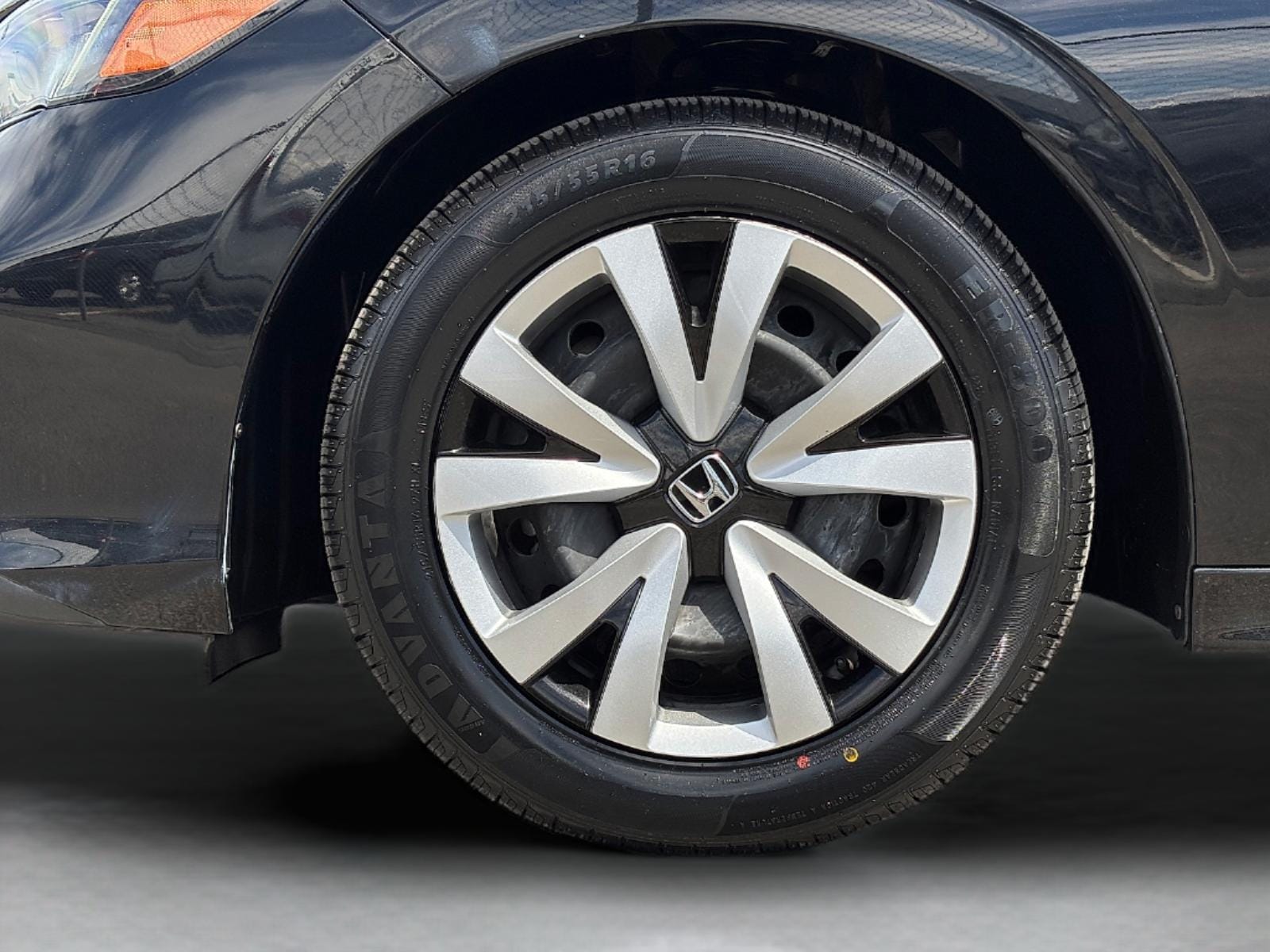 2025 Honda Civic LX - Photo 11