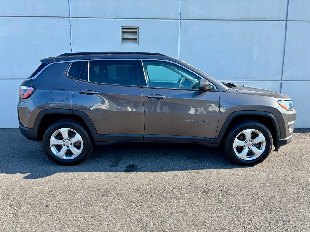 Certified 2018 Jeep Compass Latitude with VIN 3C4NJDBB4JT413827 for sale in Richland, WA