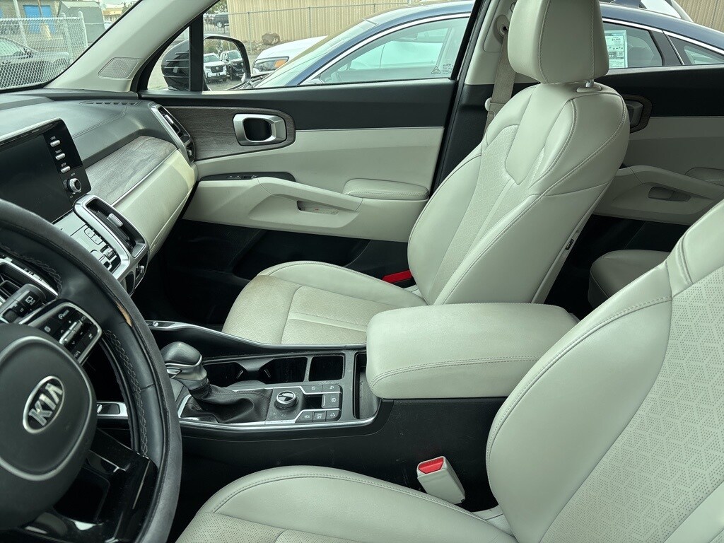 2021 Kia Sorento EX photo 2