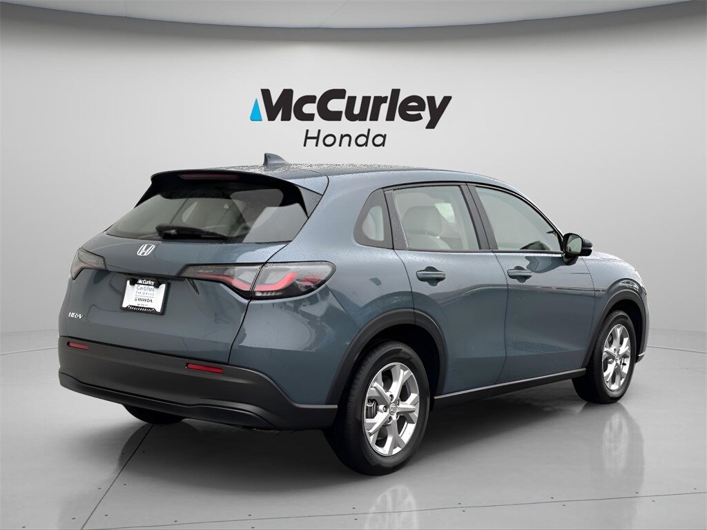 2025 Honda HR-V LX photo 3
